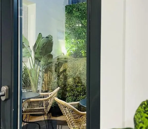 Lindo Em Zona Central, Batalha - - L Porto